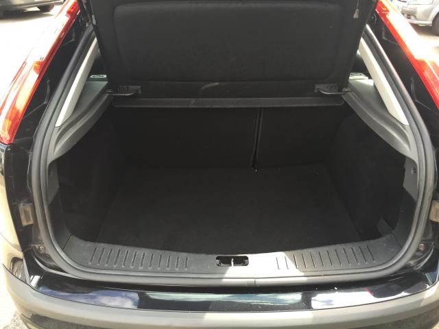 2006 FORD FOCUS 1.6 ZETEC CLIMATE 5d image 5