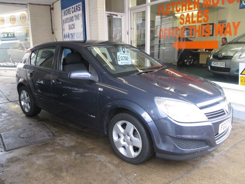 2007 VAUXHALL ASTRA CLUB image 1