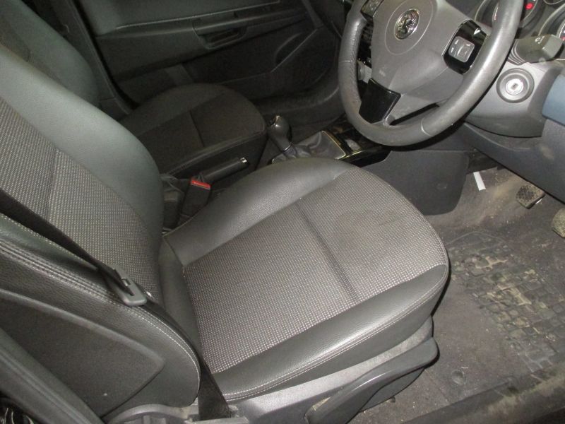 2008 VAUXHALL ASTRA DESIGN CDTI image 5
