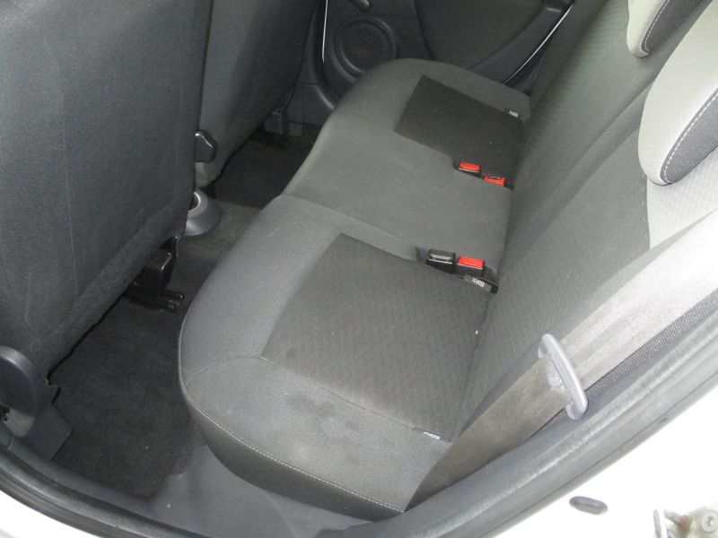 2010 RENAULT CLIO EXPRESSION TCE image 4