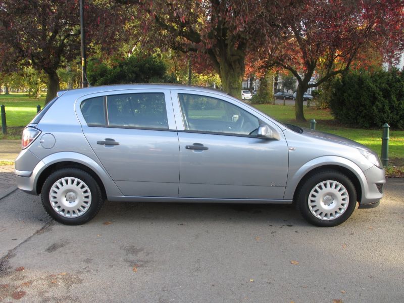 2009 VAUXHALL ASTRA LIFE A/C image 2