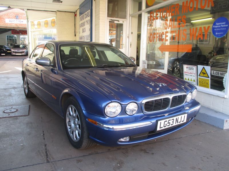 2003 JAGUAR XJ V6 image 1