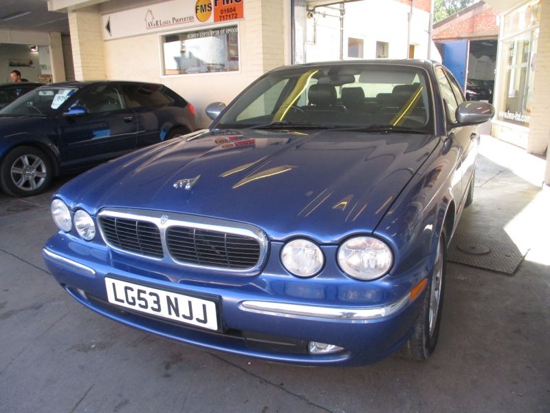 2003 JAGUAR XJ V6 image 2