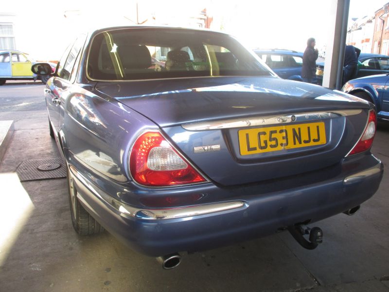 2003 JAGUAR XJ V6 image 3