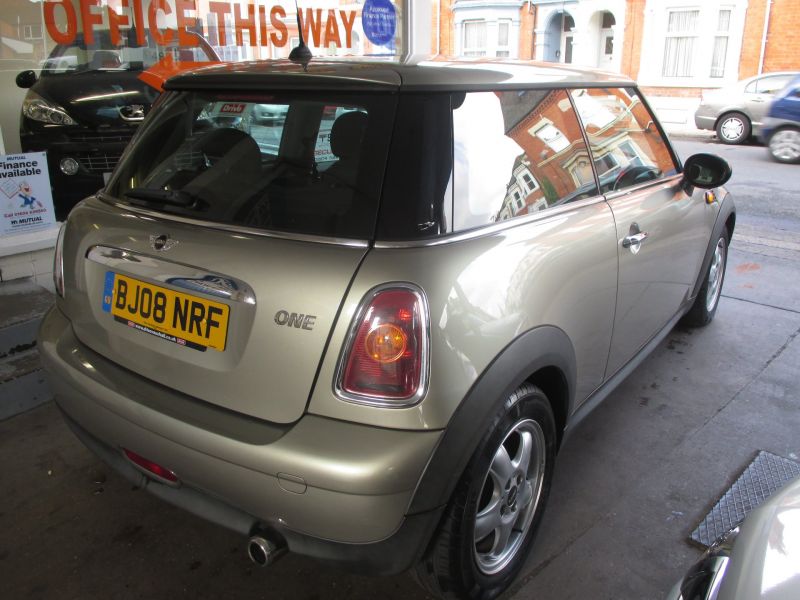 2008 MINI HATCH ONE image 3