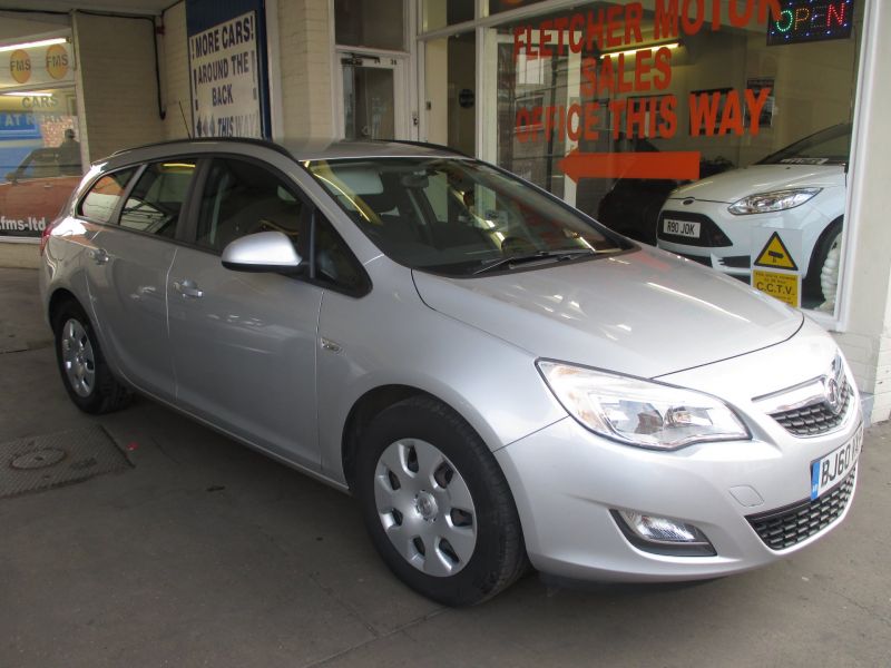 2011 VAUXHALL ASTRA EXCLUSIV CDTI image 1