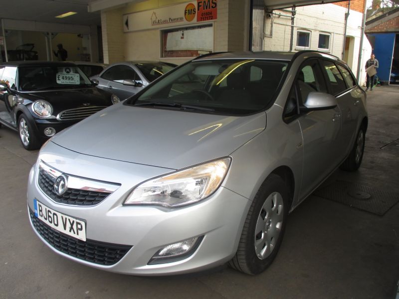 2011 VAUXHALL ASTRA EXCLUSIV CDTI image 2
