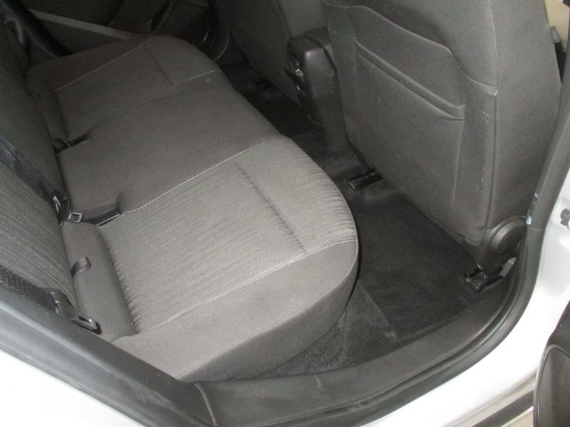 2011 VAUXHALL ASTRA EXCLUSIV CDTI image 5