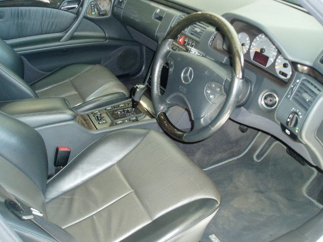 2001 Mercedes-Benz E320 v6 avantgarde 4dr image 4