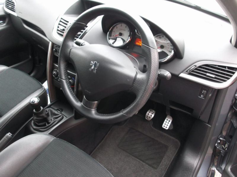 2012 Peugeot 207 1.6 vti allure 5dr image 5