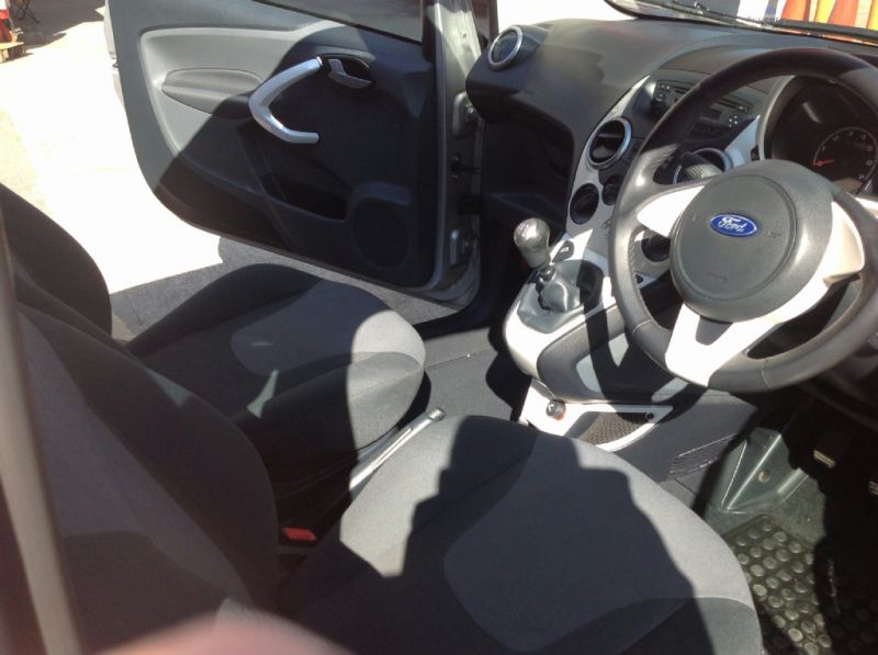 2012 Ford Ka 1.2 zetec 3dr image 4