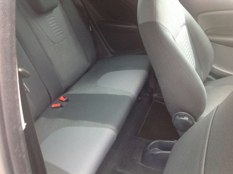 2012 Ford Ka 1.2 zetec 3dr image 4