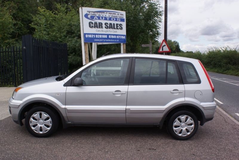 2009 Ford Fusion Zetec 5dr image 2