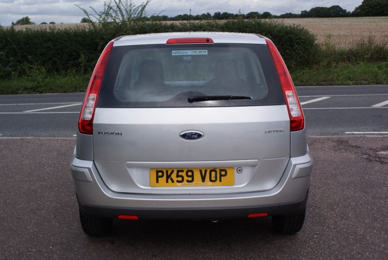 2009 Ford Fusion Zetec 5dr image 3