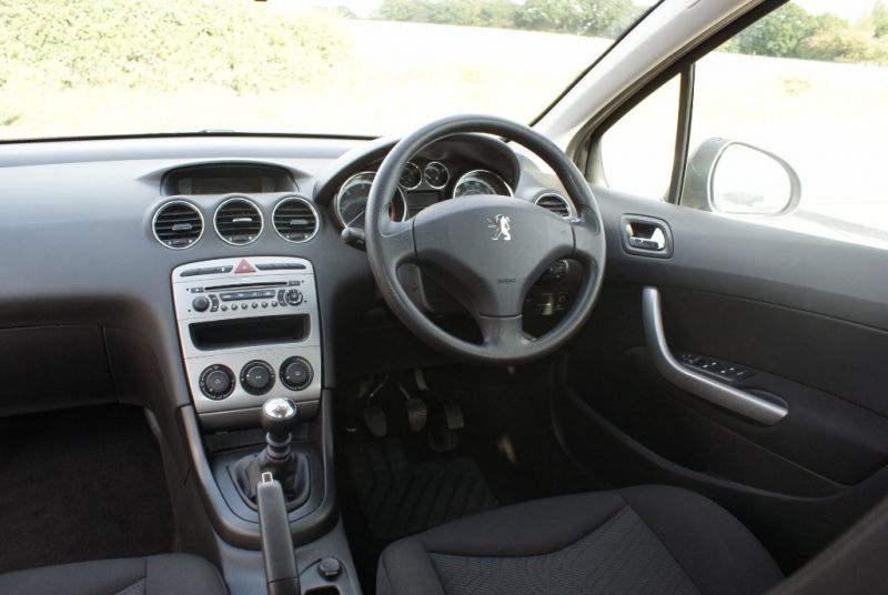 2009 Peugeot 308 SW S HDi image 4