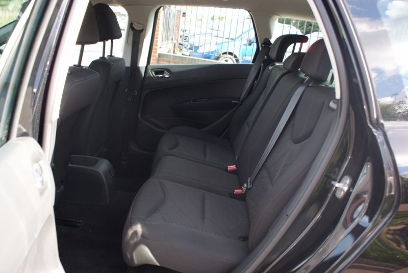 2009 Peugeot 308 SW S HDi image 5