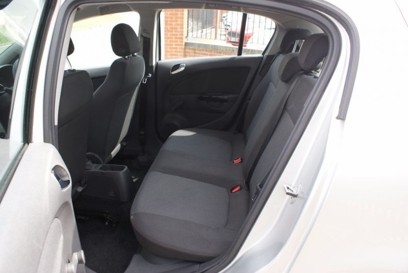 2013 Vauxhall Corsa Life 5 Door image 5