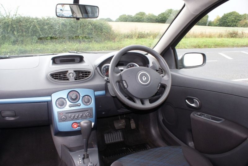 2008 Renault Clio Expression 16v 5dr image 4