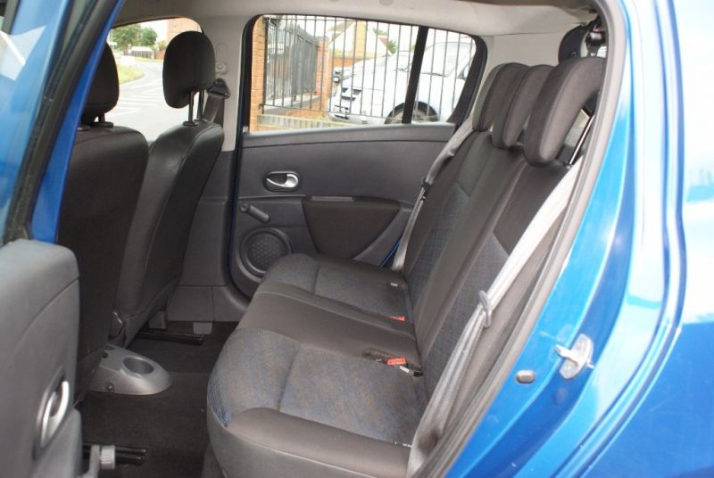 2008 Renault Clio Expression 16v 5dr image 5