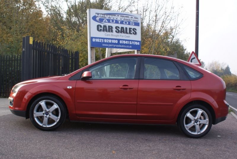 2007 Ford Focus Zetec Climate 5dr image 2