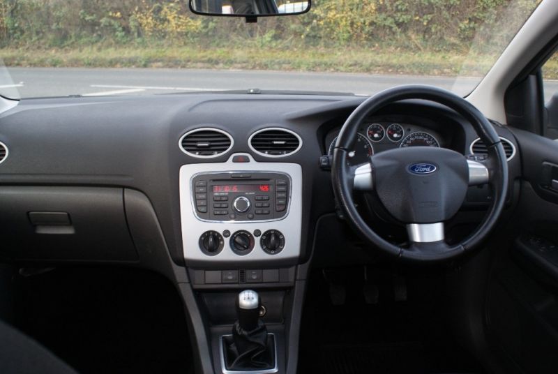 2007 Ford Focus Zetec Climate 5dr image 4