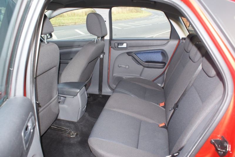 2007 Ford Focus Zetec Climate 5dr image 5