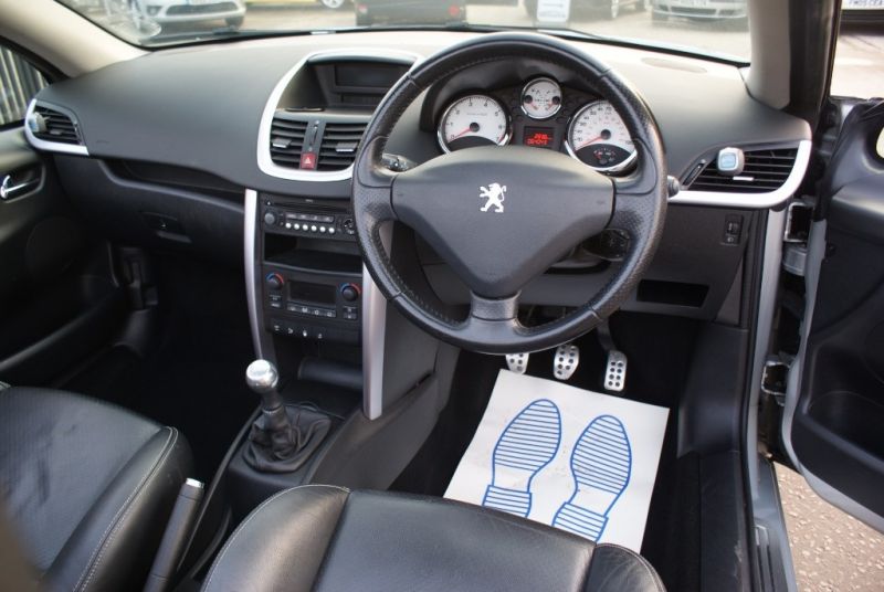 2008 Peugeot 207 GT Coupe Cabriolet image 5