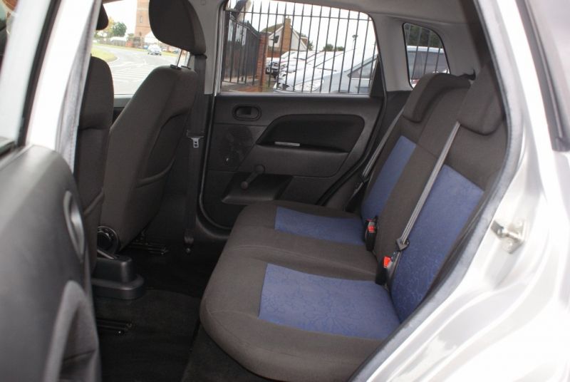 2008 Ford Fiesta Zetec Blue 5dr image 5