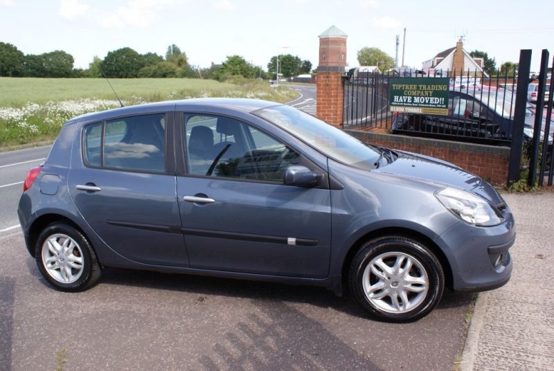 2007 Renault Clio Dynamique 16v 5dr image 2