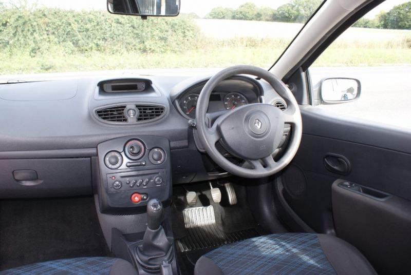 2008 Renault Clio Extreme 16v 3dr image 4