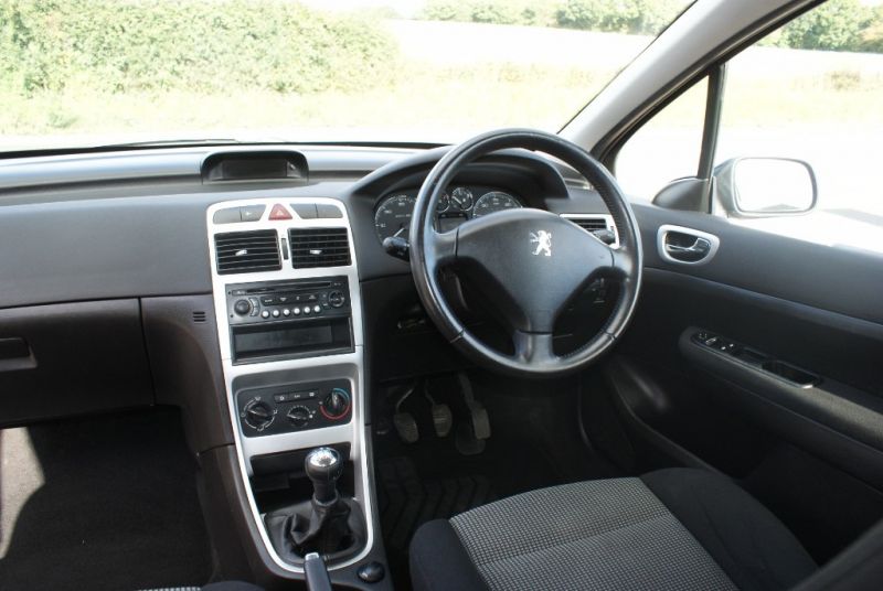 2006 Peugeot 307 S HDi 5dr image 4