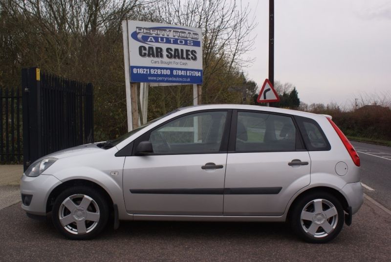 2006 Ford Fiesta Zetec Climate 16v 5dr image 2