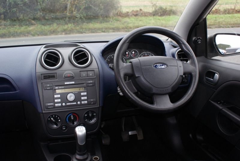 2006 Ford Fiesta Zetec Climate 16v 5dr image 4