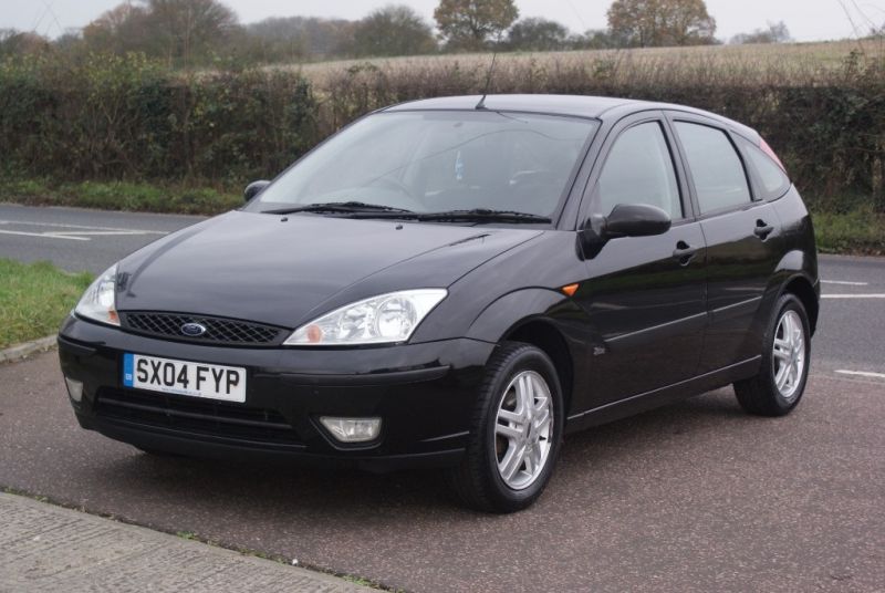 2004 Ford Focus Zetec 5dr image 1