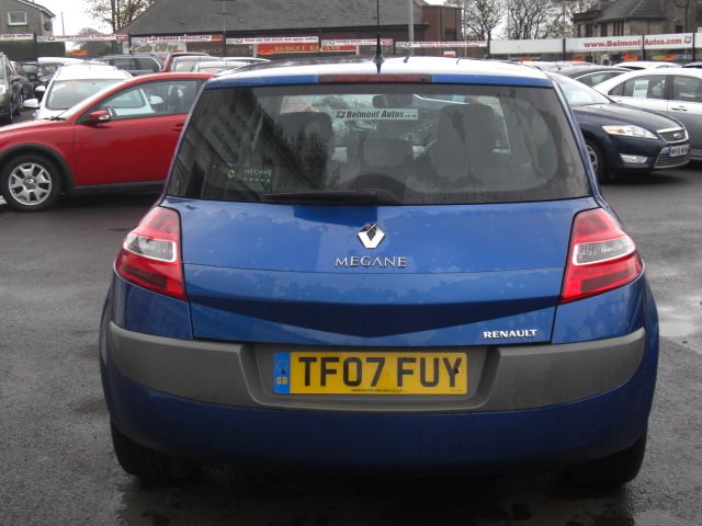 2007 RENAULT MEGANE 1.6 DYNAMIQUE VVT 5d image 2