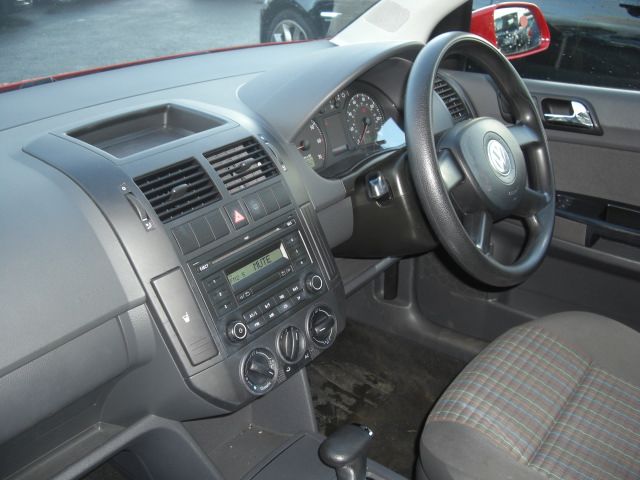 2006 VOLKSWAGEN POLO 1.4 S 5d image 4