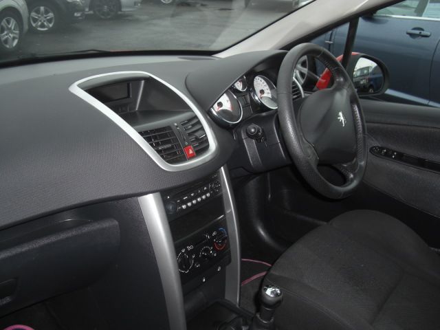 2009 PEUGEOT 207 1.4 SPORT 5d image 4