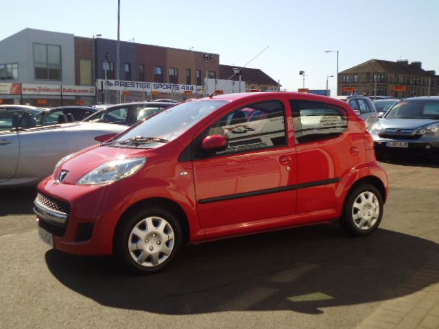 2010 PEUGEOT 107 1.0 URBAN 5d image 3