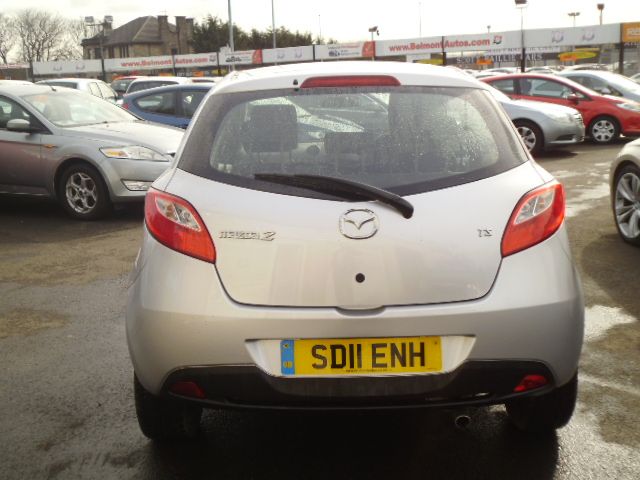 2011 MAZDA 2 1.3 TS 3d image 2