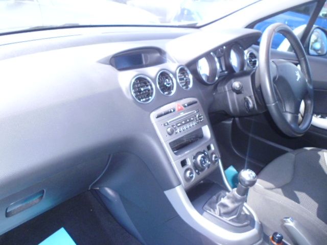 2008 PEUGEOT 308 1.6 SE 5d image 5