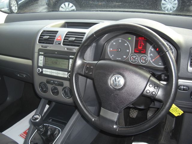 2007 VOLKSWAGEN GOLF 1.9 S TDI 5d image 4