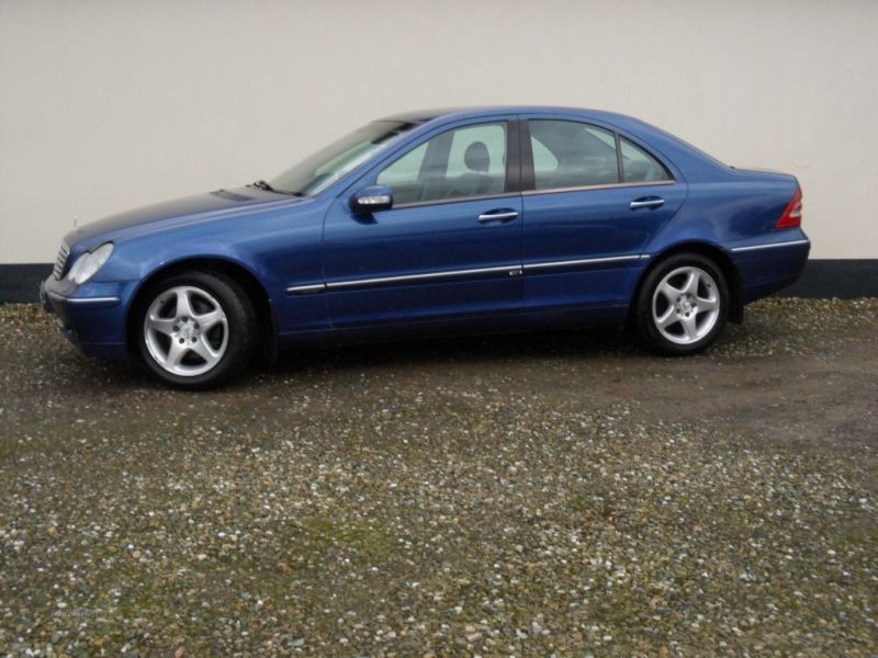 2001 Mercedes C-Class 220CDI image 2