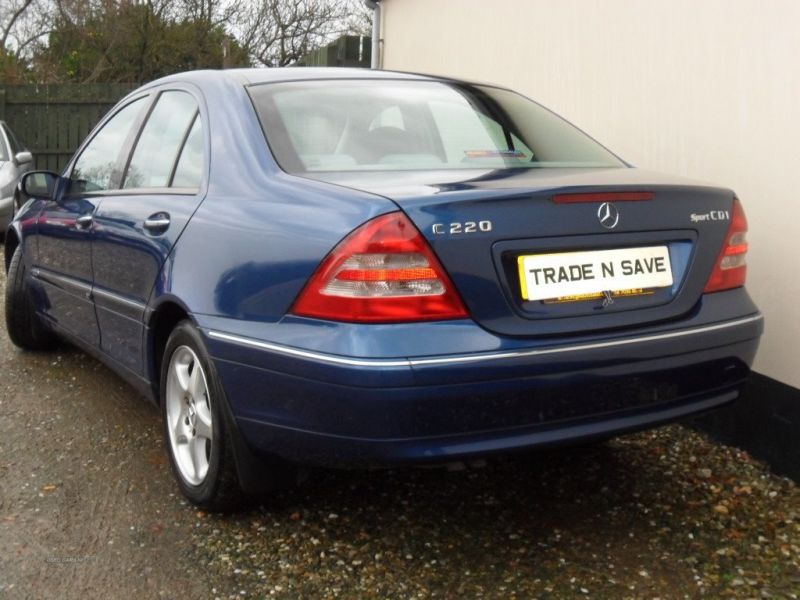 2001 Mercedes C-Class 220CDI image 3