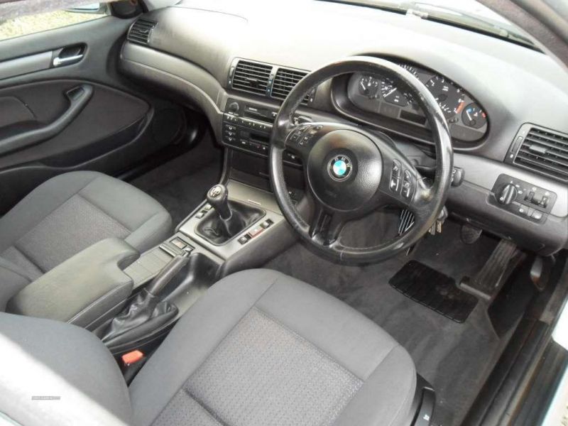 2003 BMW 3 Series 318i SE image 4