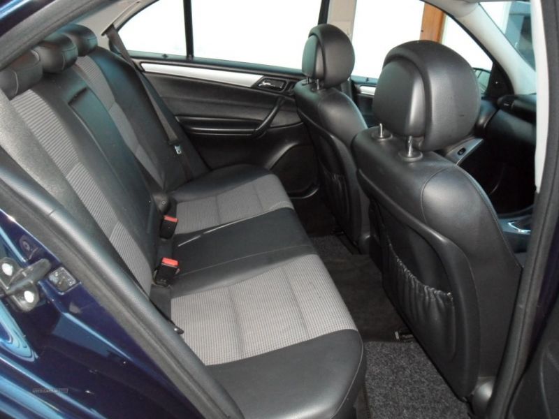 2006 Mercedes C-Class CDI AVANTGARDE SE image 5