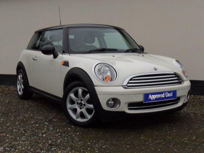 2009 MINI Cooper 1.6 image 1