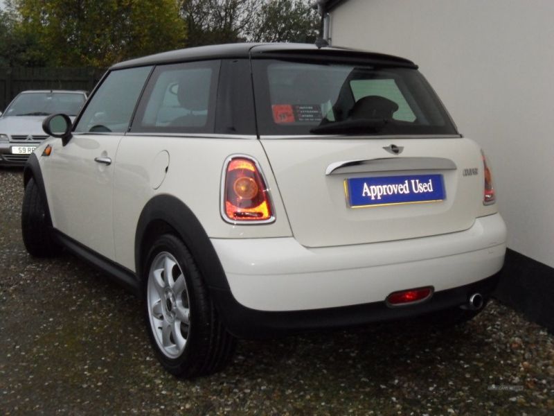 2009 MINI Cooper 1.6 image 3