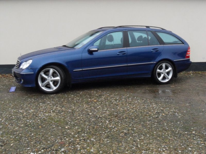 2005 Mercedes C-Class 220 CDI AVANTGDE SE image 2