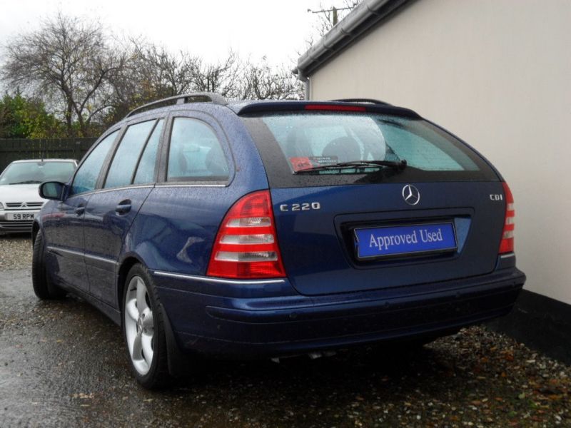 2005 Mercedes C-Class 220 CDI AVANTGDE SE image 3