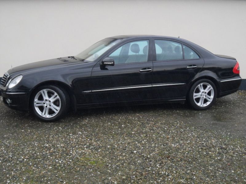 2007 Mercedes E-Class 320 CDI image 2